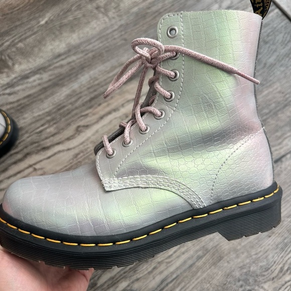 Rare Doc Dr Marten Pink Iridescent Crock Pascal 1460 Lace Up Boots 7 Womens - Picture 3 of 8